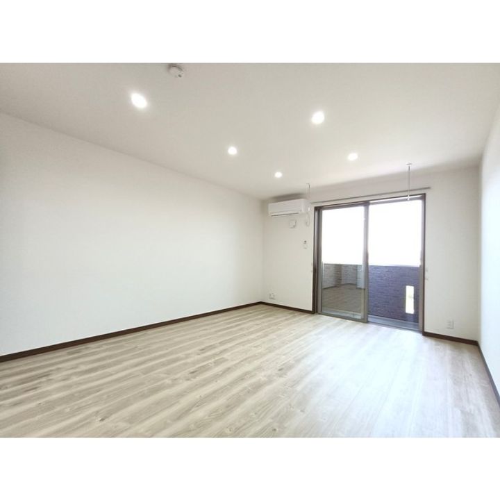 ラフィネ新井の居間