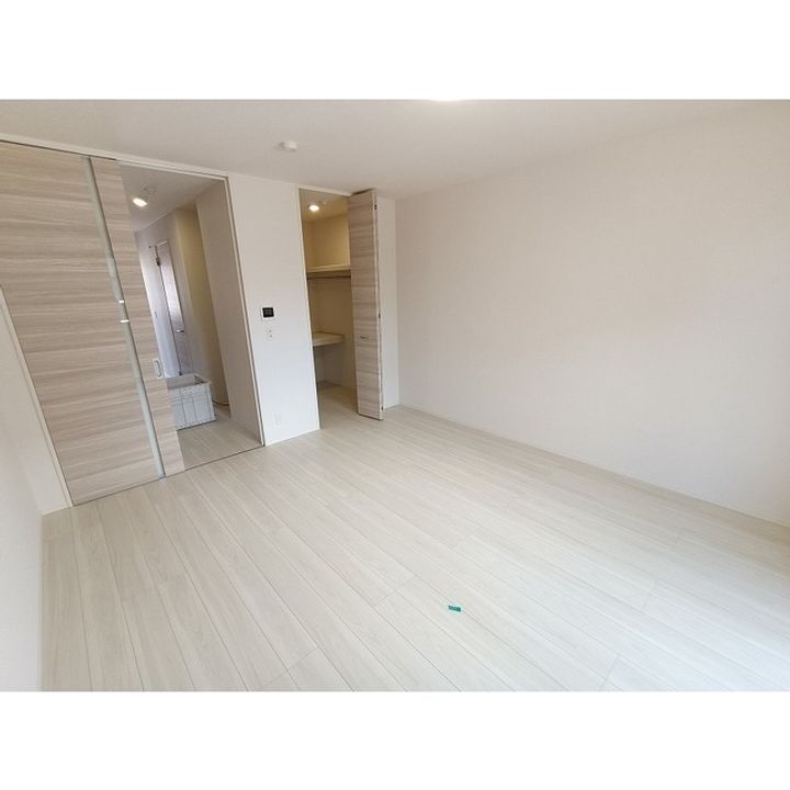 コンフォーティア諏訪豊田 B棟107の内装