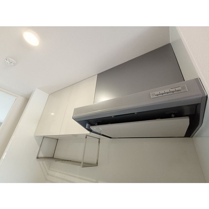 コンフォーティア諏訪豊田 B棟107のキッチン