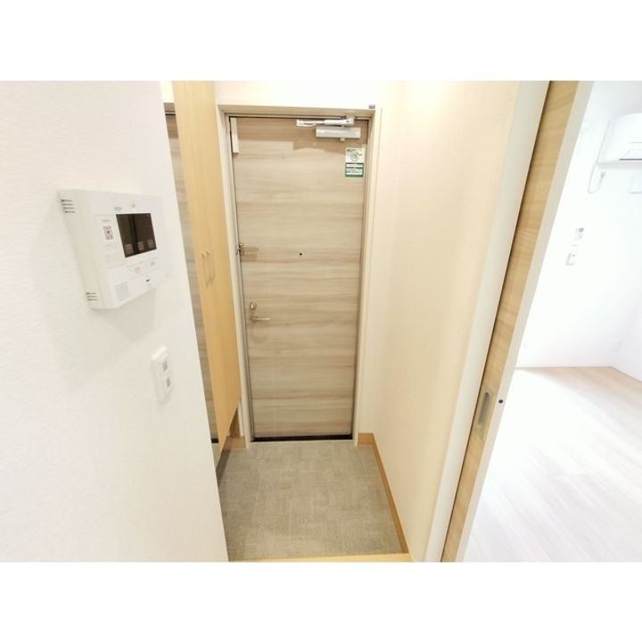 プレジール102の玄関