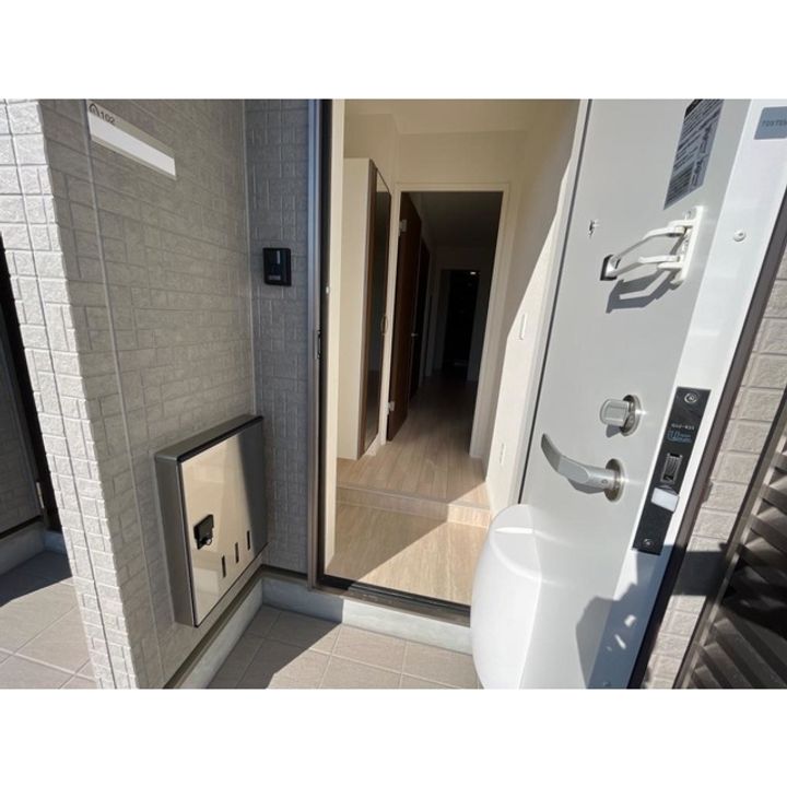 テイク・グラン102の玄関