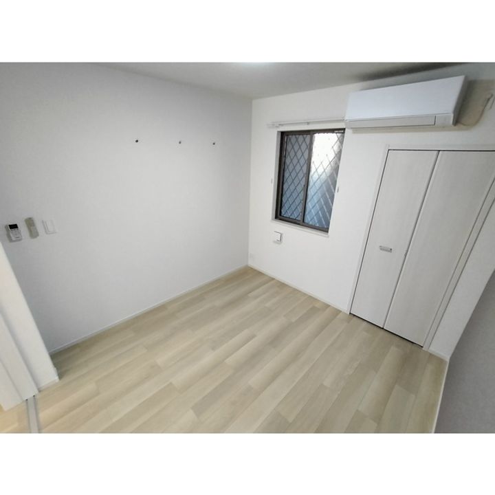 コンフォーティア南箕輪Ⅱ A棟105の居間