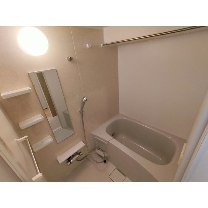 コンフォーティア南箕輪Ⅱ A棟303の風呂