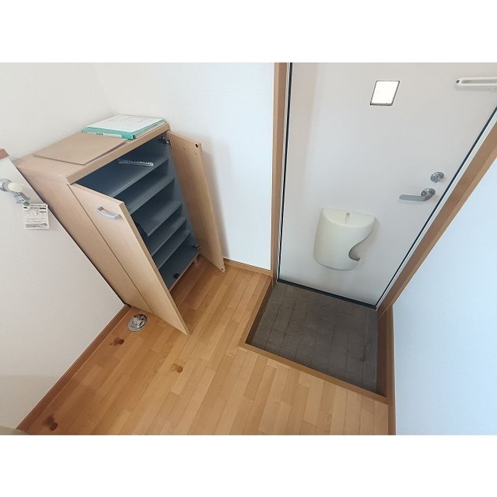 リバーウエスト101の玄関