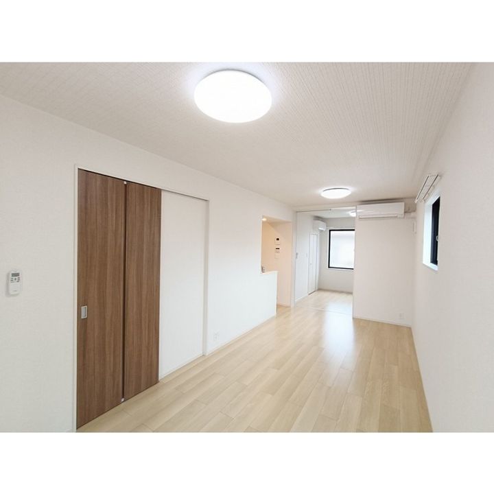 シャルマン シャトー・iの居間