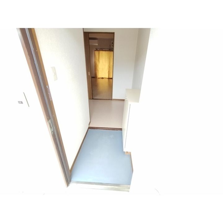 A ONE 山崎105の玄関