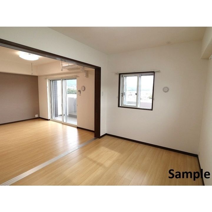 コンフォーティア広丘吉田Ⅲ B棟205の内装