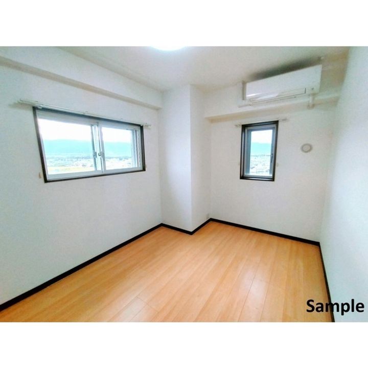 コンフォーティア広丘吉田Ⅲ B棟205の内装