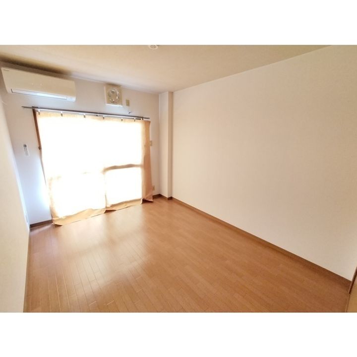 A ONE 水押307の居間