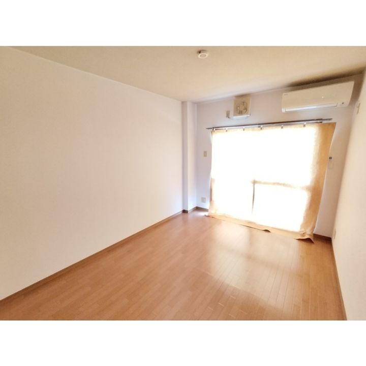 A ONE 水押307の居間