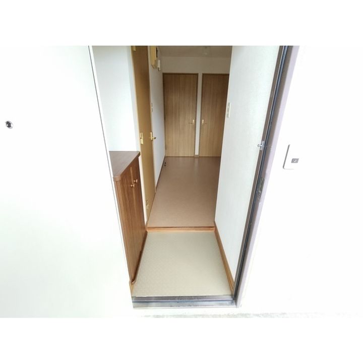 A ONE 水押106の玄関