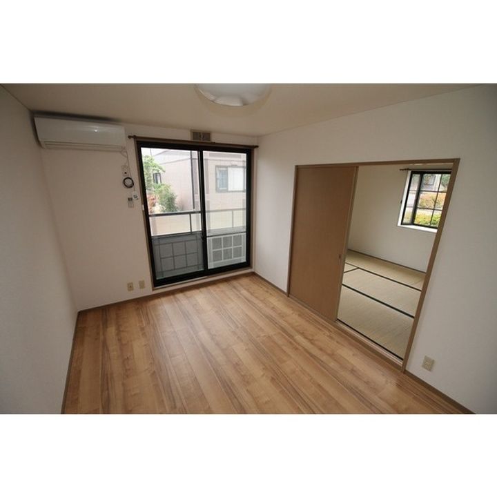 サンビレッジ林檎 E棟202の居間