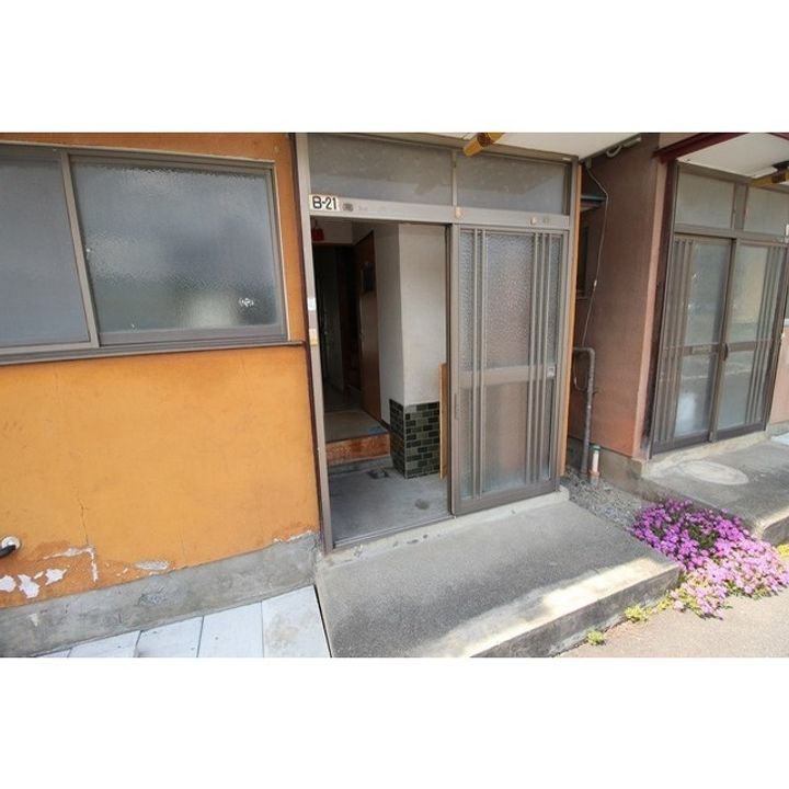 長野県諏訪市四賀(一戸建)の賃貸物件B-17の玄関