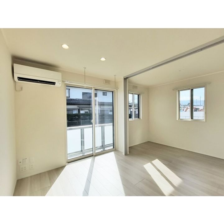 Espace原新田101の居間