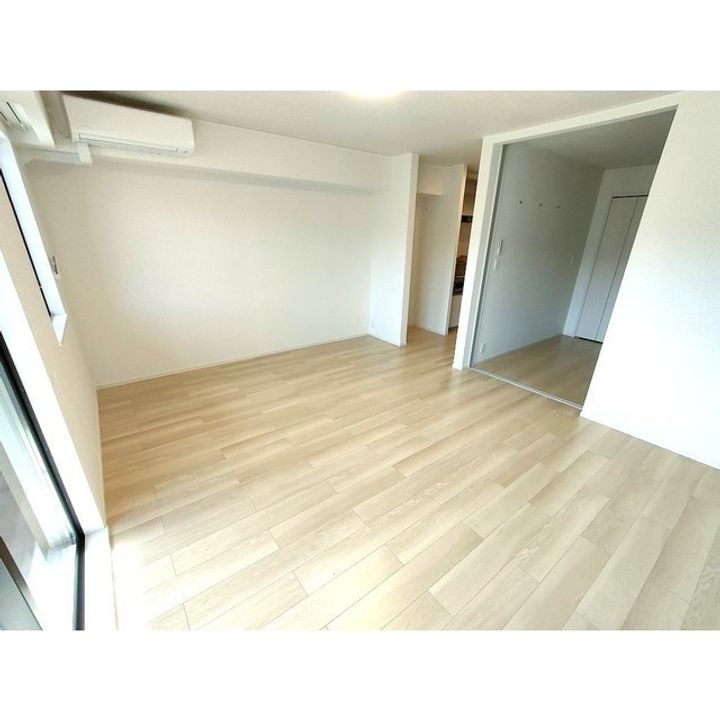 コンフォーティア中洲Ⅳ B棟203の居間