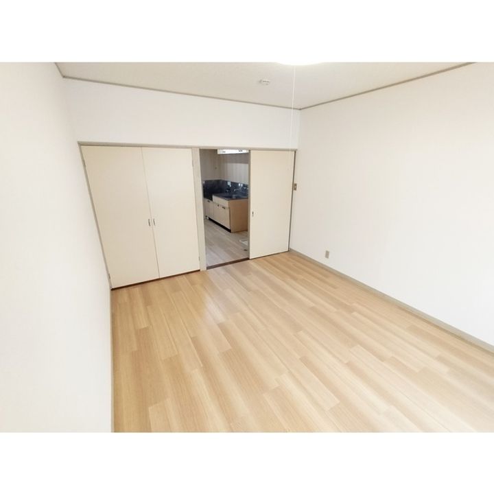 シルキーハイツ101の居間