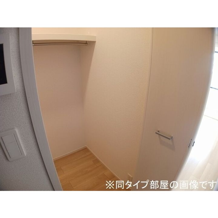 メゾンラテ稲葉104の内装