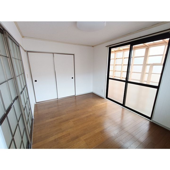 サンライズ小池101の居間