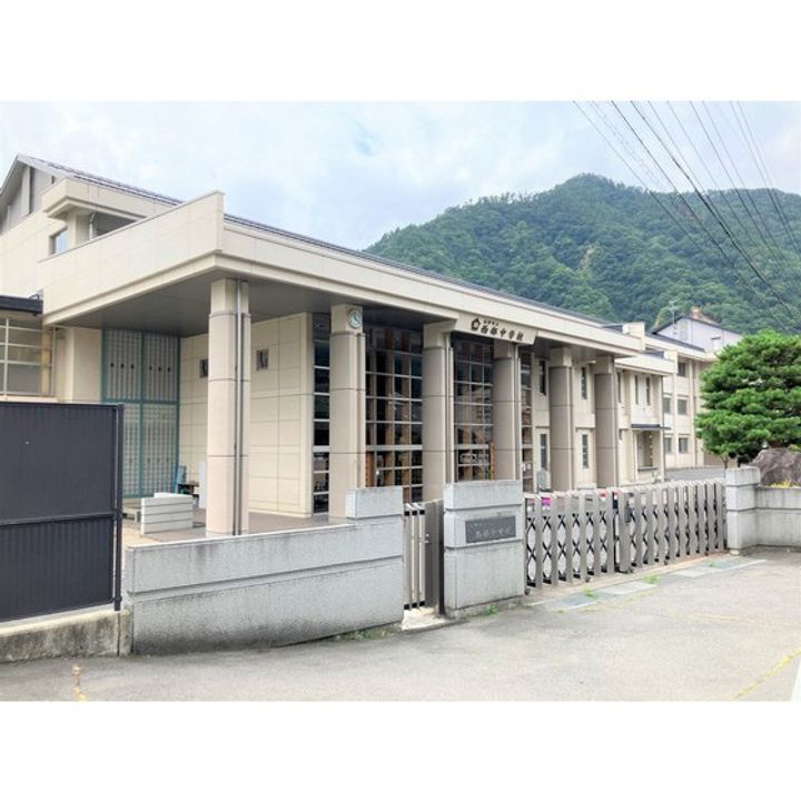 ノワイエ101の周辺