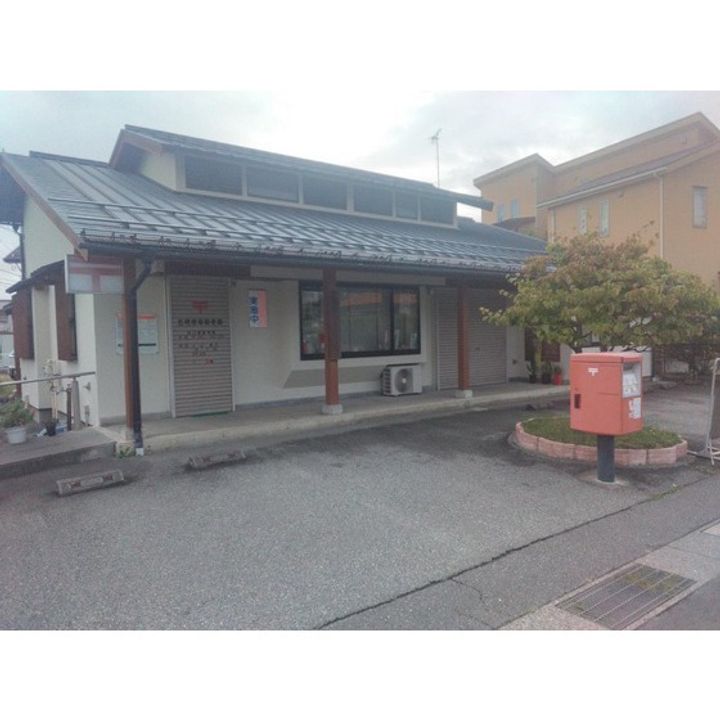 ウッドランド A棟の周辺