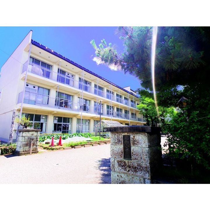 メゾンアグレアーブルの周辺