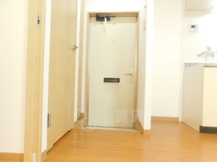 花屋敷日進ビルの玄関