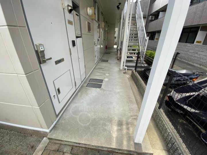 ティートゥリーの玄関