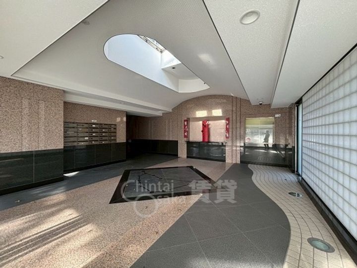 大阪府箕面市小野原東6丁目の賃貸マンションの玄関