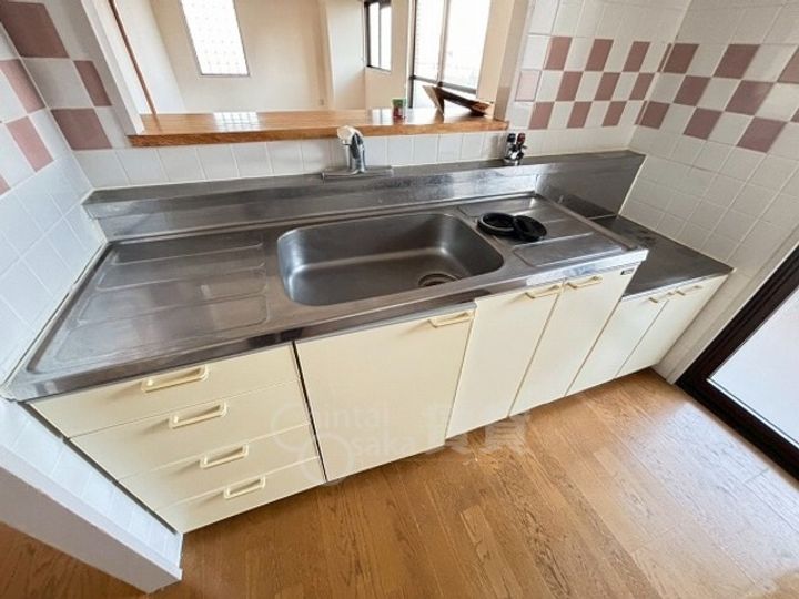 大阪府箕面市小野原東6丁目の賃貸マンションのキッチン
