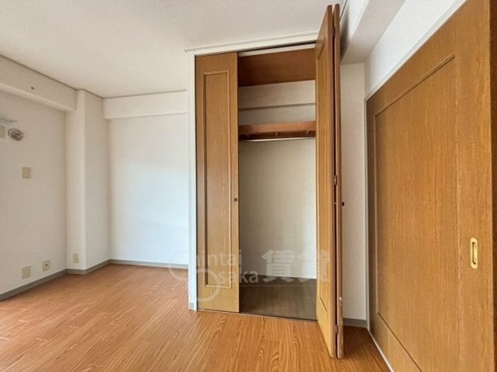 大阪府箕面市小野原東6丁目の賃貸マンションの内装