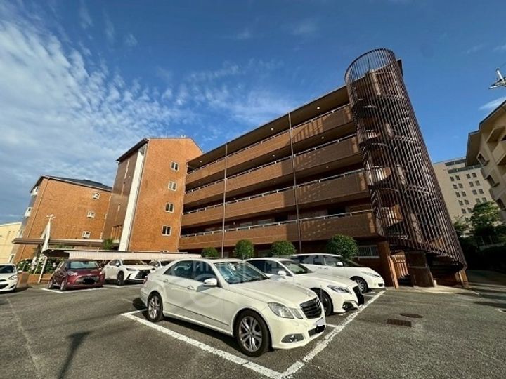 大阪府箕面市小野原東6丁目の賃貸マンションの外観