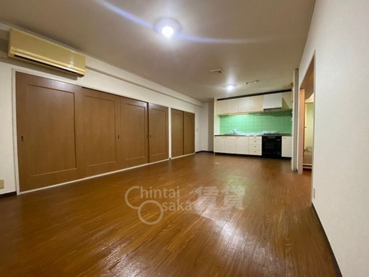 大阪府箕面市小野原東6丁目の賃貸マンションの居間