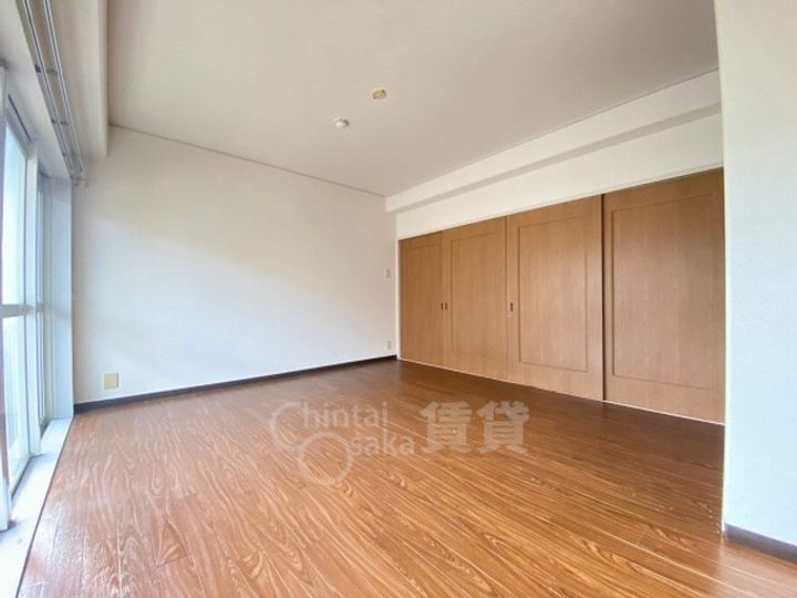 大阪府箕面市小野原東6丁目の賃貸マンションの居間