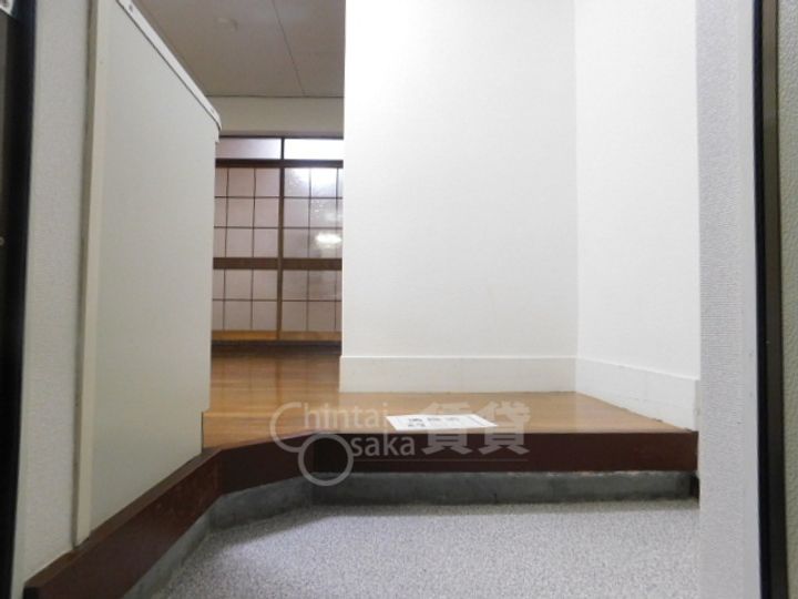 小野マンションの玄関