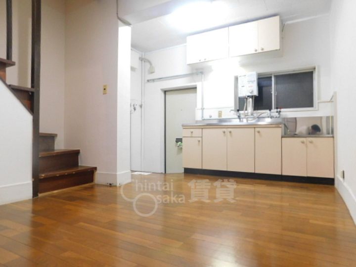 小野マンションの居間