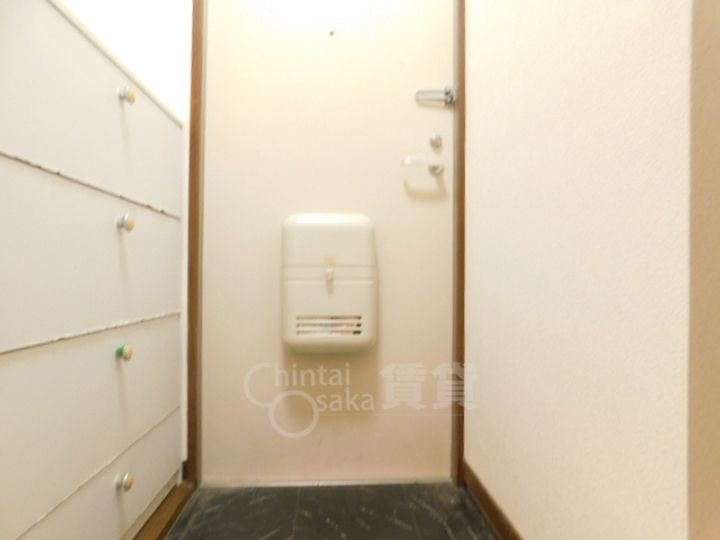 兵庫県川西市小戸1丁目の賃貸アパートの玄関