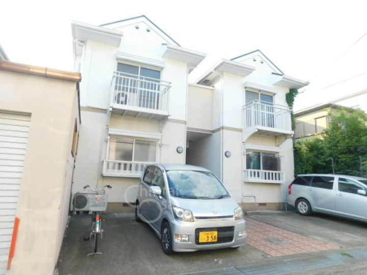 兵庫県川西市小戸1丁目の賃貸アパートの外観