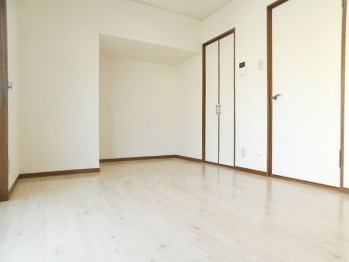 兵庫県川西市小戸1丁目の賃貸アパートの居間