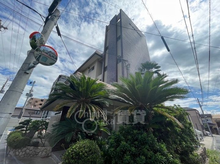 大阪府池田市天神2丁目の賃貸マンションの外観