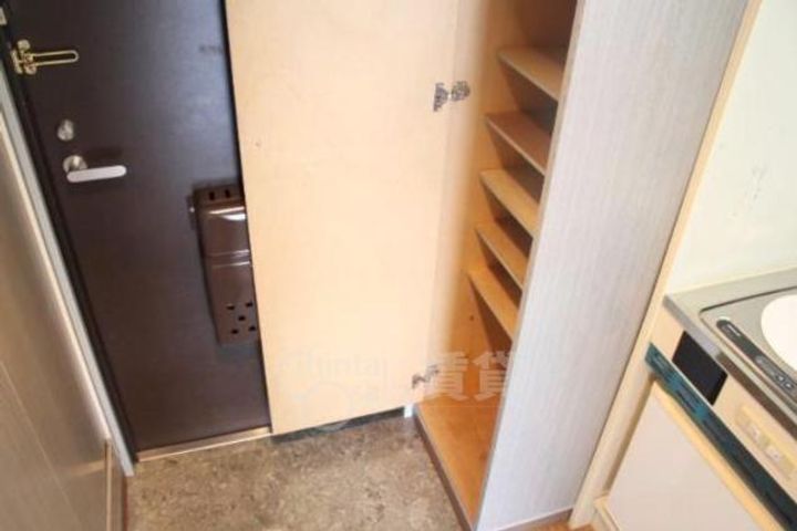 大阪府箕面市箕面5丁目の賃貸マンションの玄関