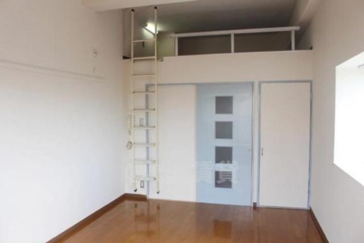 大阪府箕面市箕面5丁目の賃貸マンションの居間