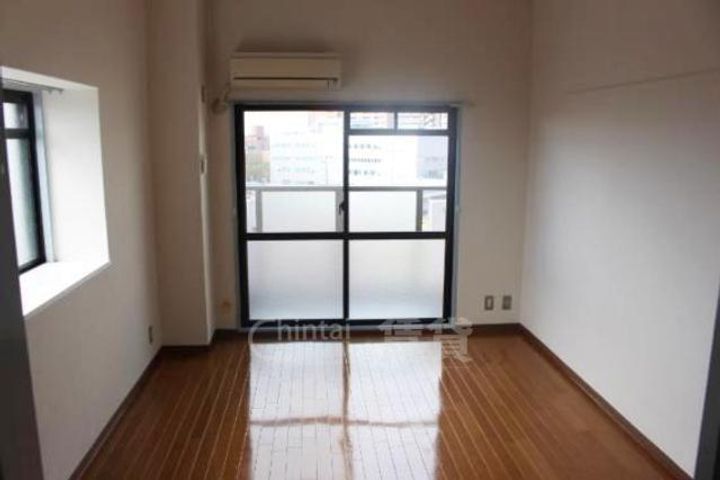 大阪府箕面市箕面5丁目の賃貸マンションの居間