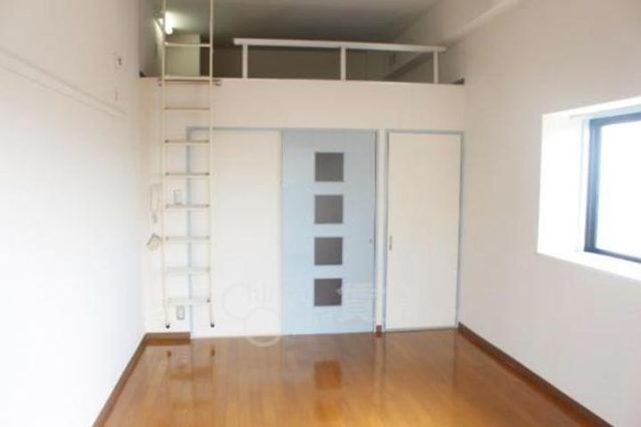 大阪府箕面市箕面5丁目の賃貸マンションの居間