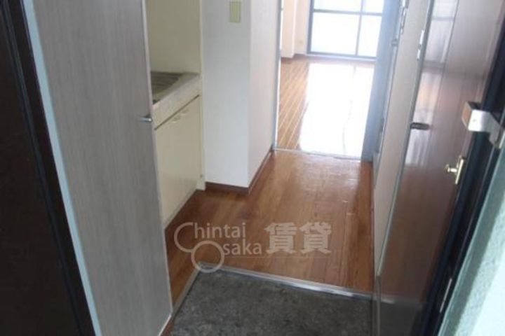 大阪府箕面市箕面5丁目の賃貸マンションの玄関