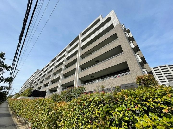 大阪府吹田市桃山台1丁目の賃貸マンションの外観