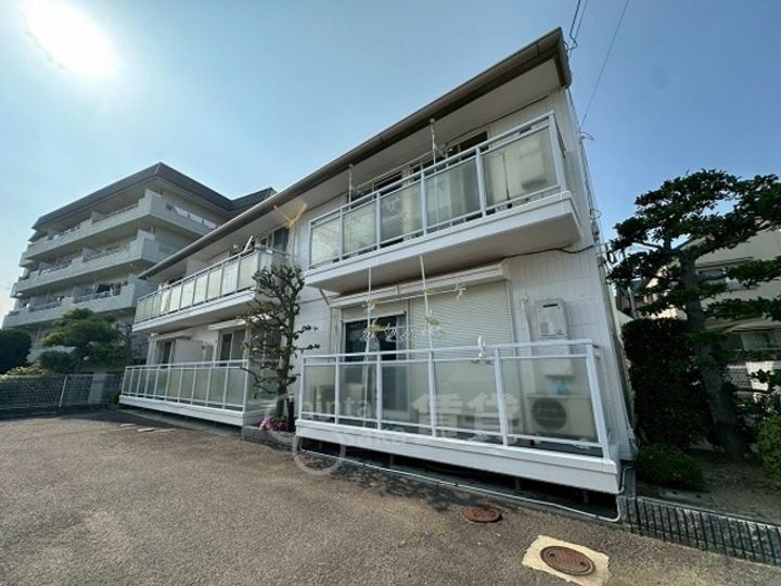 大阪府箕面市半町3丁目の賃貸アパートの外観