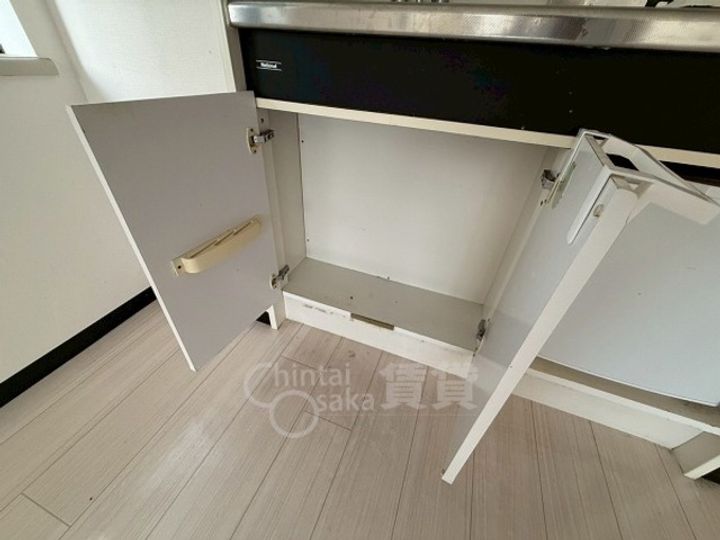 大阪府箕面市西小路2丁目の賃貸マンションの内装