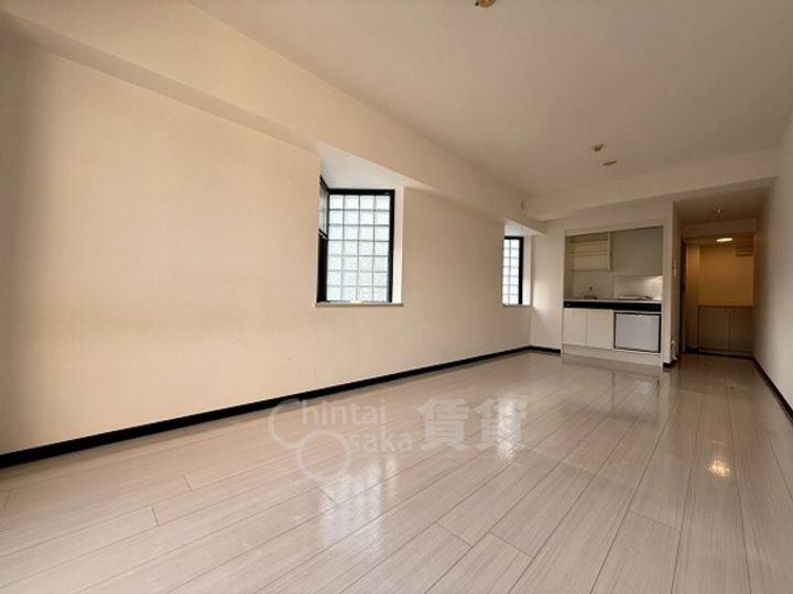 大阪府箕面市西小路2丁目の賃貸マンションの居間