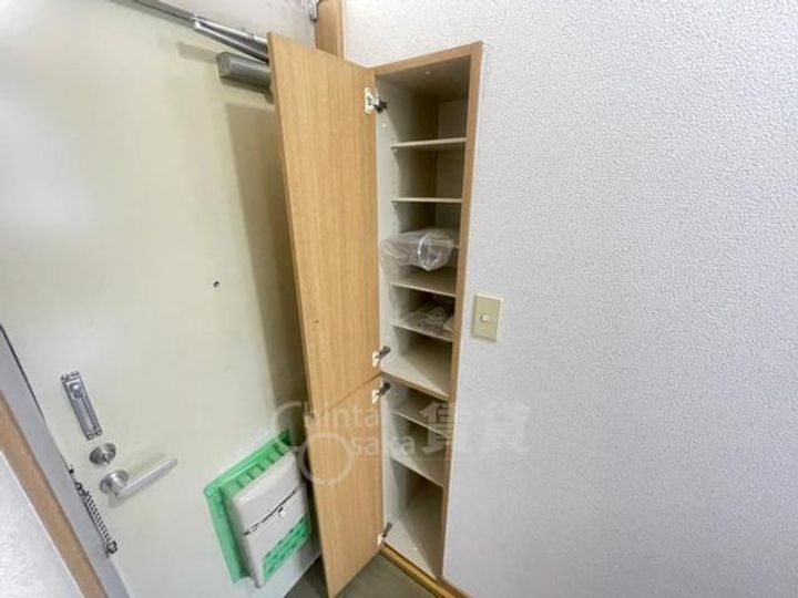 兵庫県川西市中央町の賃貸アパートの内装