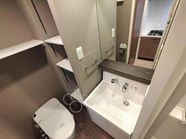 大阪府吹田市豊津町の賃貸マンションの内装